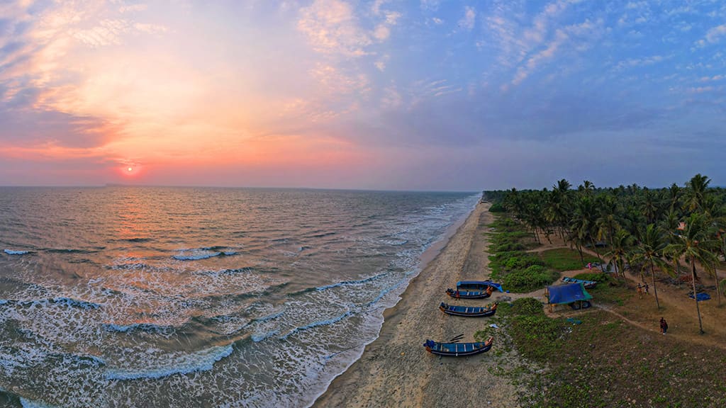 Kerala Backwaters and Hill Stations: A Practical Guide