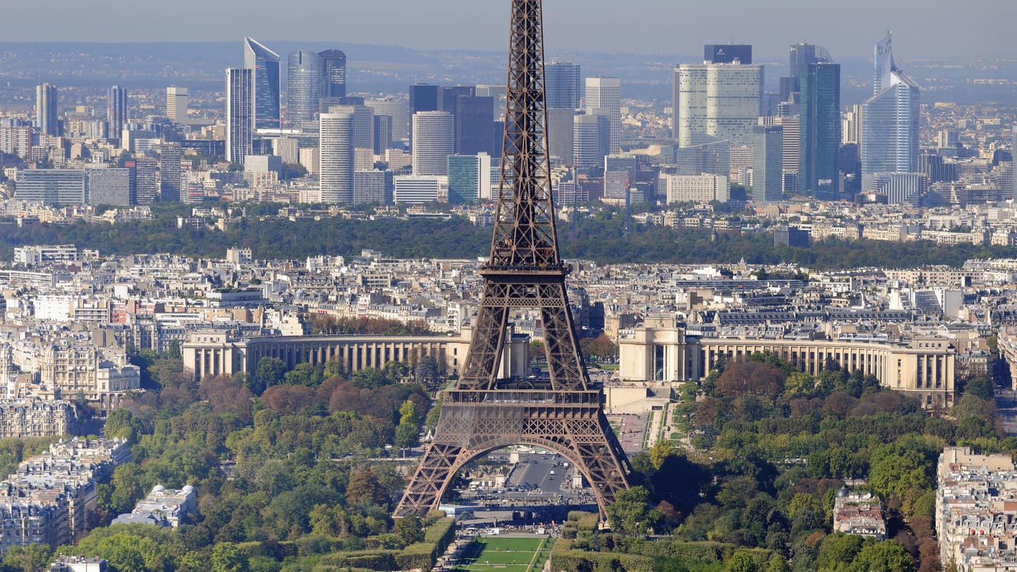 Paris and the Loire Valley: A Working Guide to the Capital and the Three Châteaux